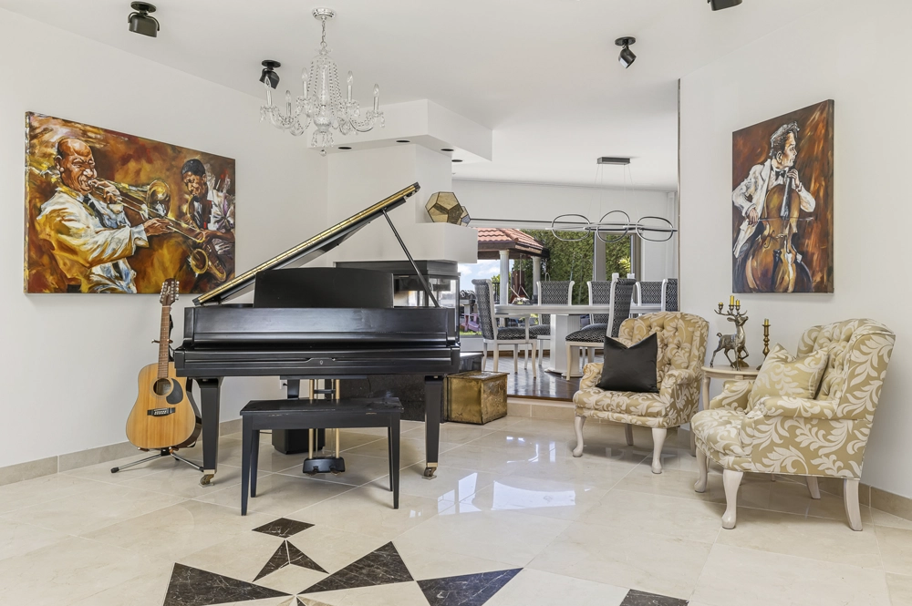 Groupe Guillemette - Salon avec piano